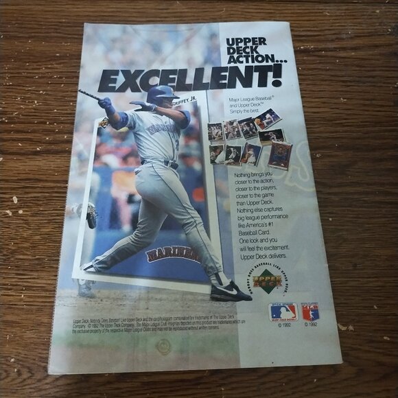 X-Men #10 (Marvel Comics, 1992) Jim Lee Cover and Script - Picture 2 of 3